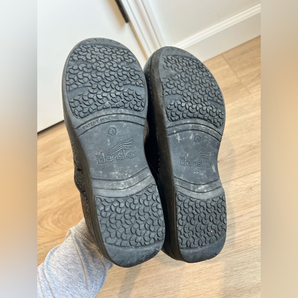 Dansko Black Floral Embossed Leather Comfort Clog Xp 2.0 Size US 9.5 EU 41 - Picture 9 of 13